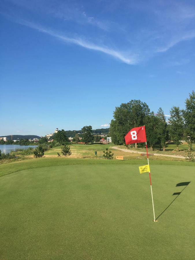 Greenbay Golf Apartments Trenčín Exteriör bild