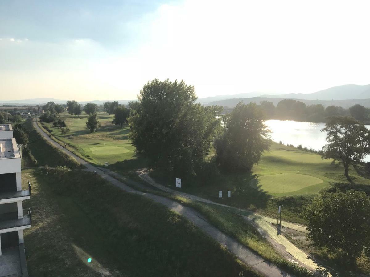 Greenbay Golf Apartments Trenčín Exteriör bild